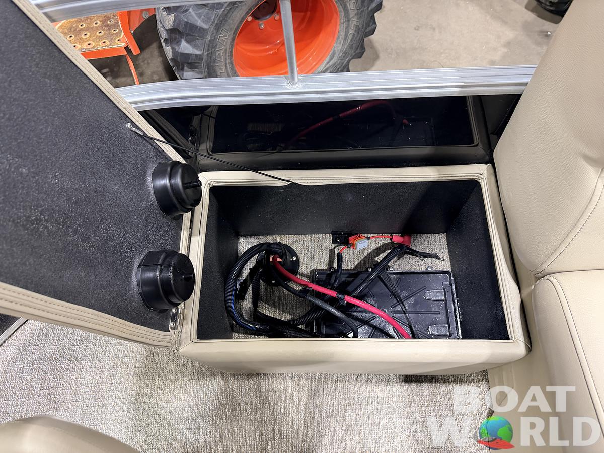 Used 2022 Starcraft LX 20 Fish & Cruise Pontoon