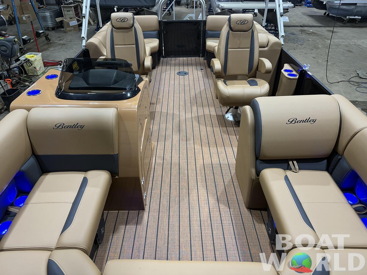 2026 Bentley Pontoons Legacy 200 Navigator Quad Lounge $39995