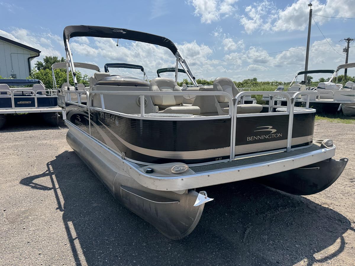 Used 2013 Bennington 17SF