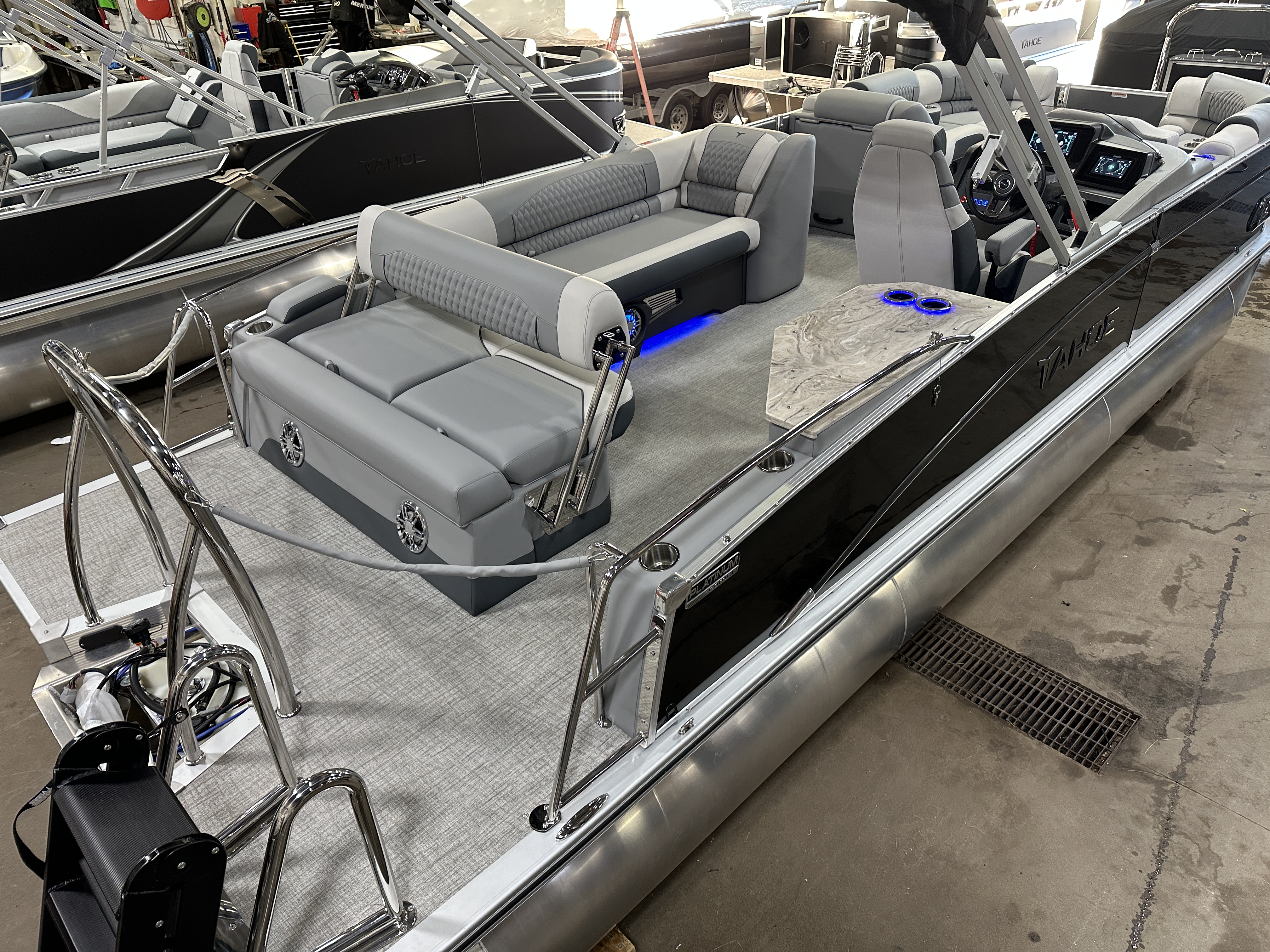 2025 Tahoe Pontoons Cascade 2385 Cruise Rear Bench (CRB) & Honda 4-Stroke EFI