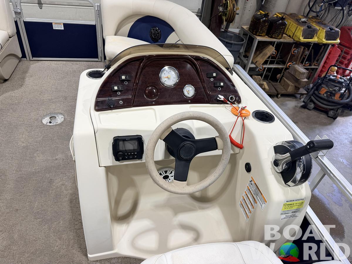 Used 2015 SunChaser 8520 Classic Cruise & 30HP Mercury 4Stroke EFI -$14,995