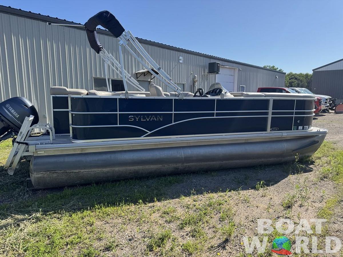 Used 2016 Sylvan 820 Cruise Pontoon