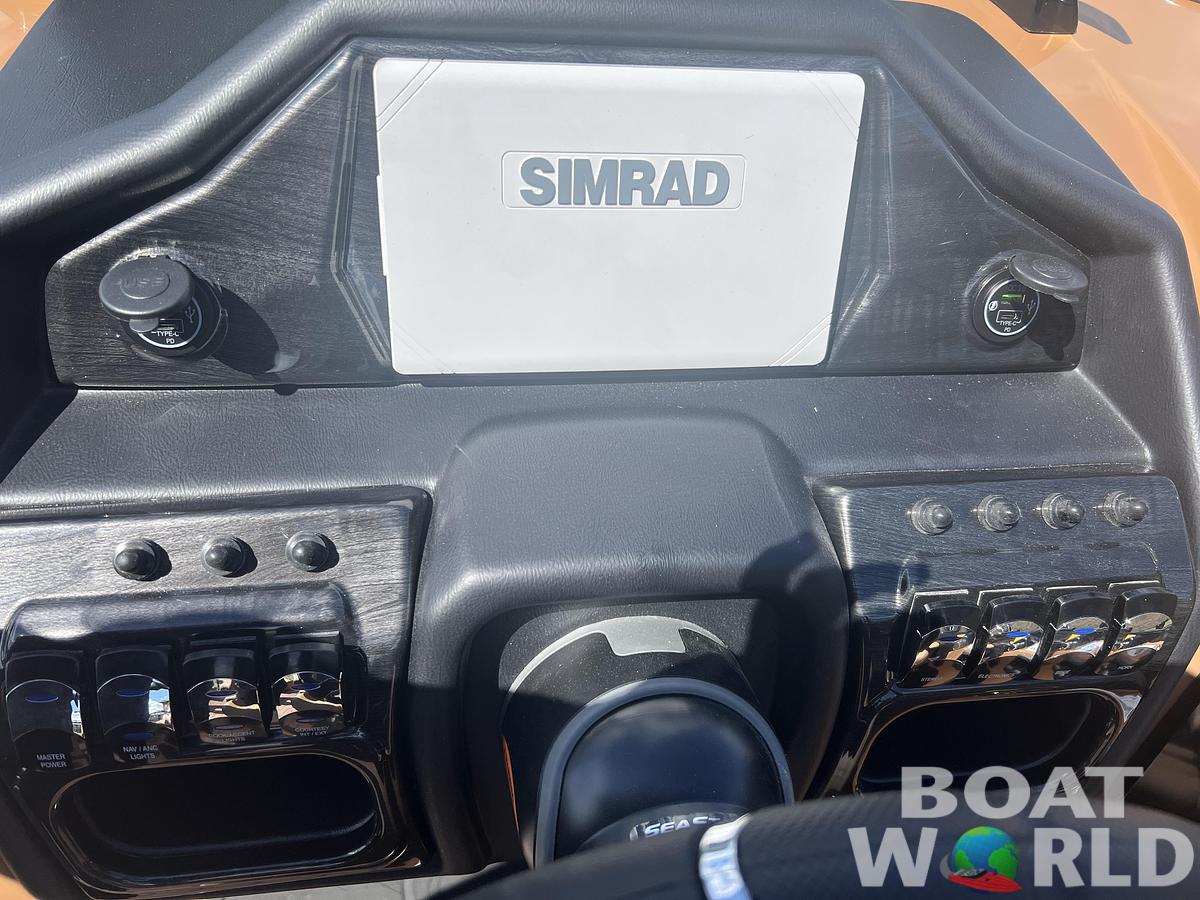 2026 Bentley Pontoons Elite 223 Quad Swingback QSB Tritoon