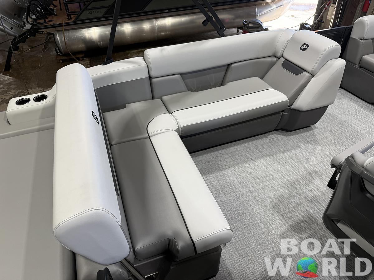 2026 Princecraft Vectra 21 RL Swingback Lounge $31995