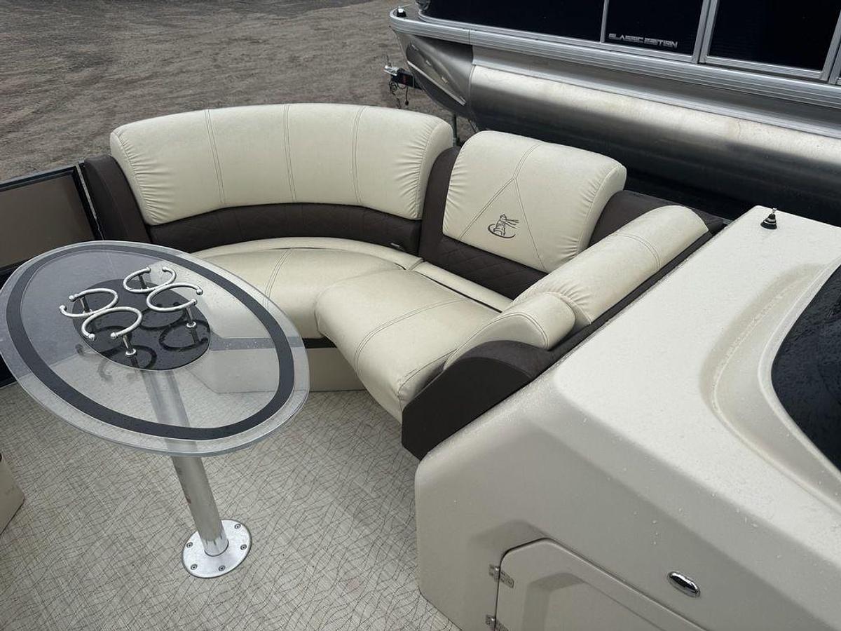 Used 2018 Misty Harbor Boats Skye SR S-2385SE Pontoon