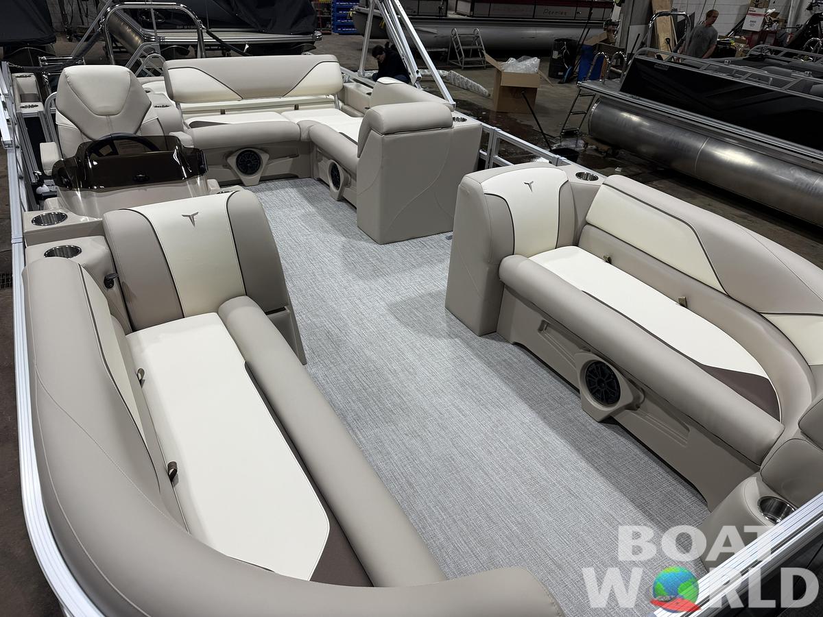 2026 Tahoe Sport VRB 2385 Swingback & 4-Stroke $34995