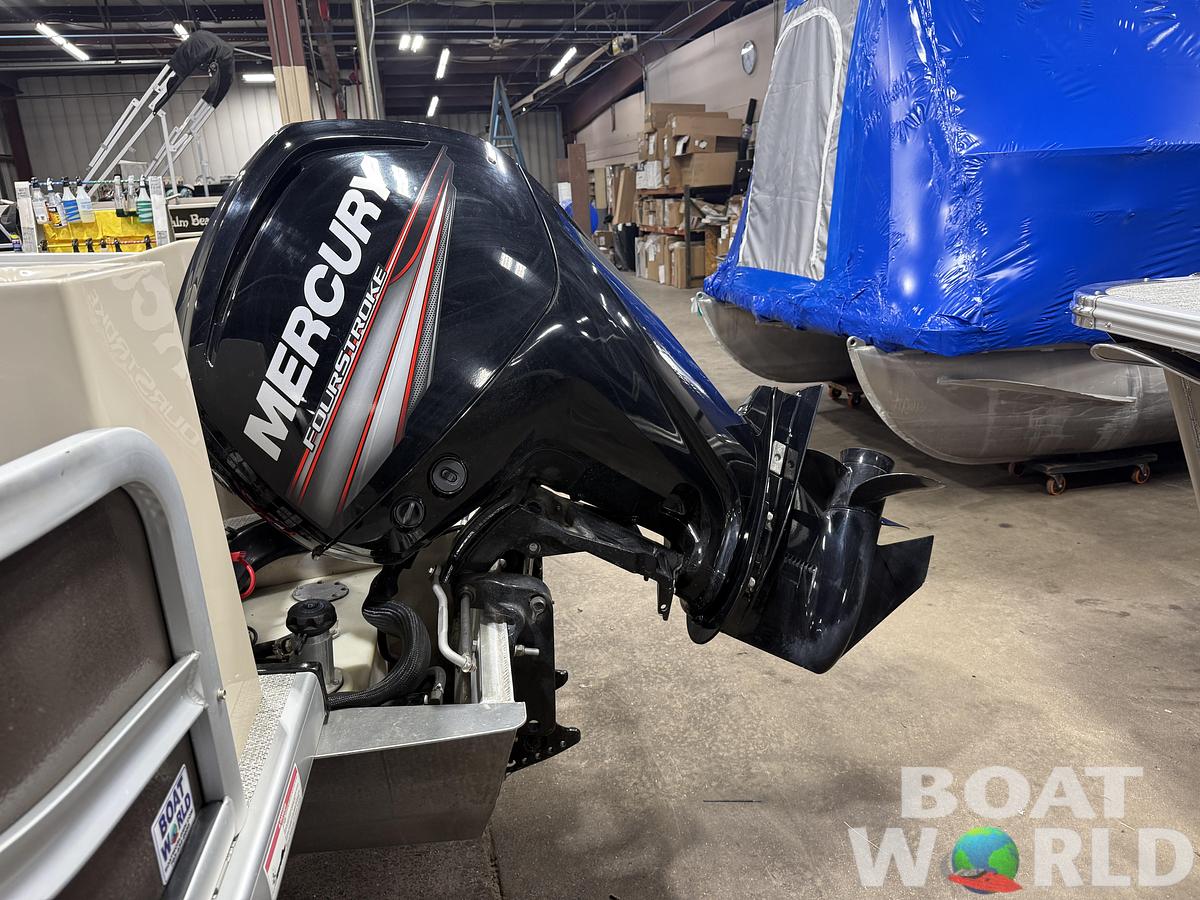 Used 2016 Premier 220 Castaway