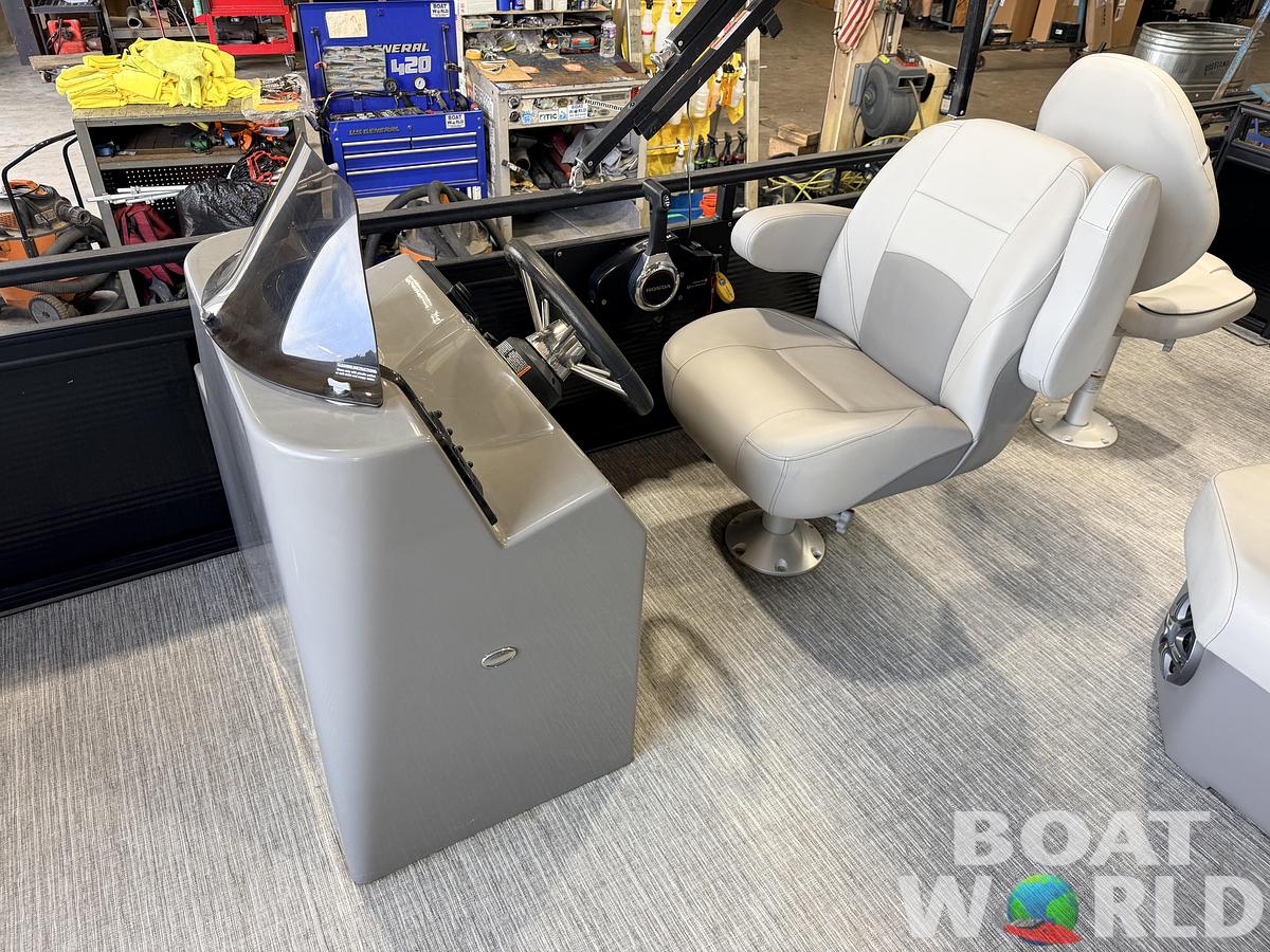 Used 2023 Apex Marine Qwest L818 Fish &60HP Honda 4Stroke -$27.995