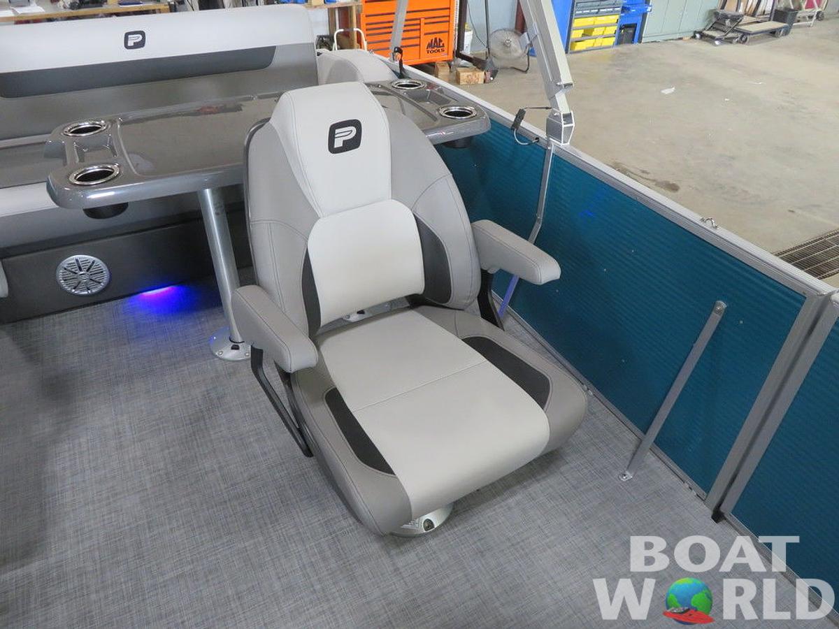 2025 Princecraft Vectra 23 RL SS Swingback Pontoon & Mercury 4-Stroke EFI