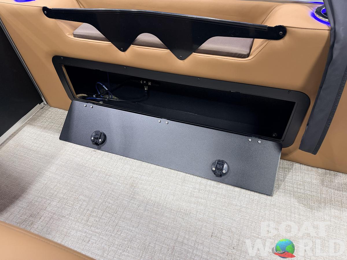 2026 Tahoe Sport 2385 VRB Swingback Tritoon $47995