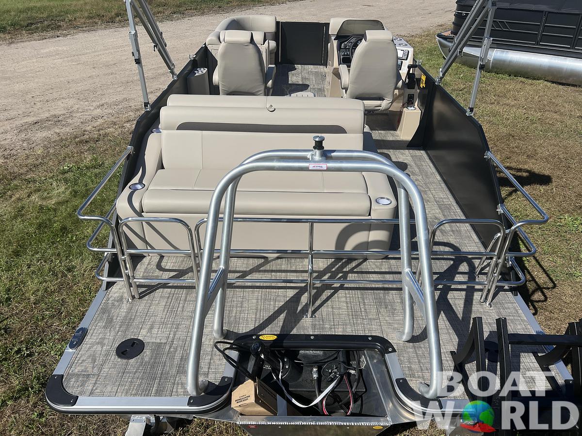 2026 Bentley Pontoons Legacy 223 Swingback Tritoon 