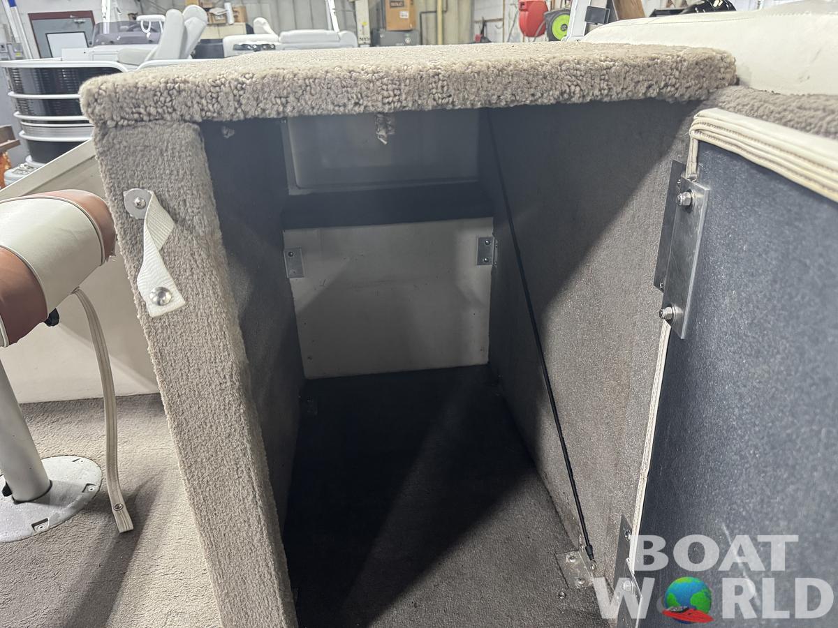 Used 2006 Crestliner 2285 CFI Pontoon