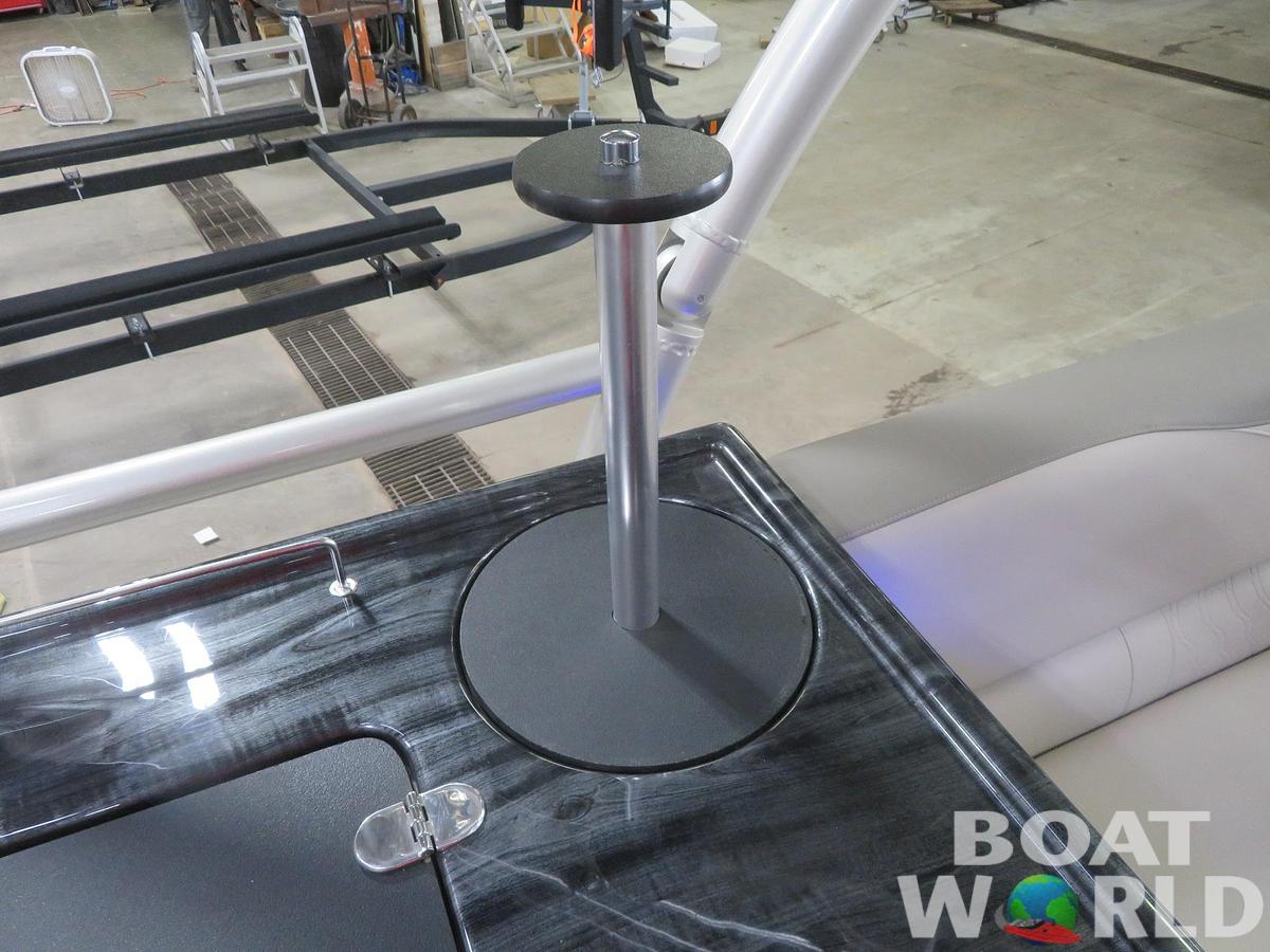 2024 Tahoe Pontoons LTZ 2385 Elite Windshield Tritoon & Suzuki 200HP 4-Stroke EFI