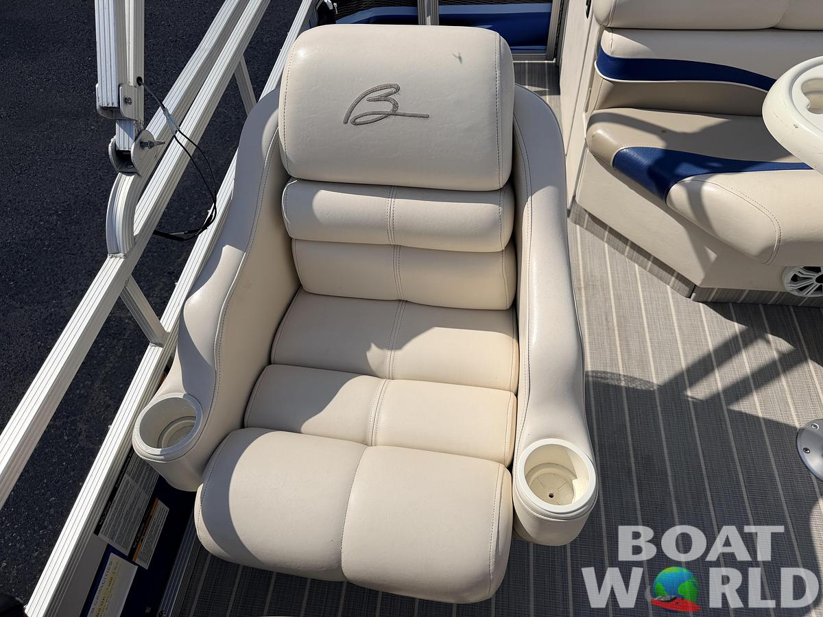 Used 2000 Bennington 2275 LX & 50HP Mercury 4Stroke -$12,995