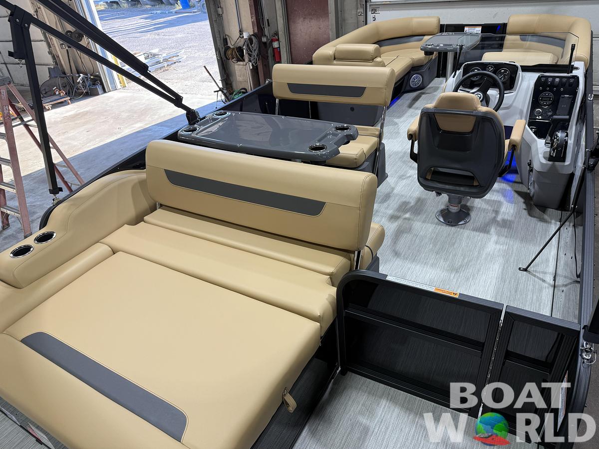 2027 Princecraft Vectra 23 RL Dinette Swingback $36,995