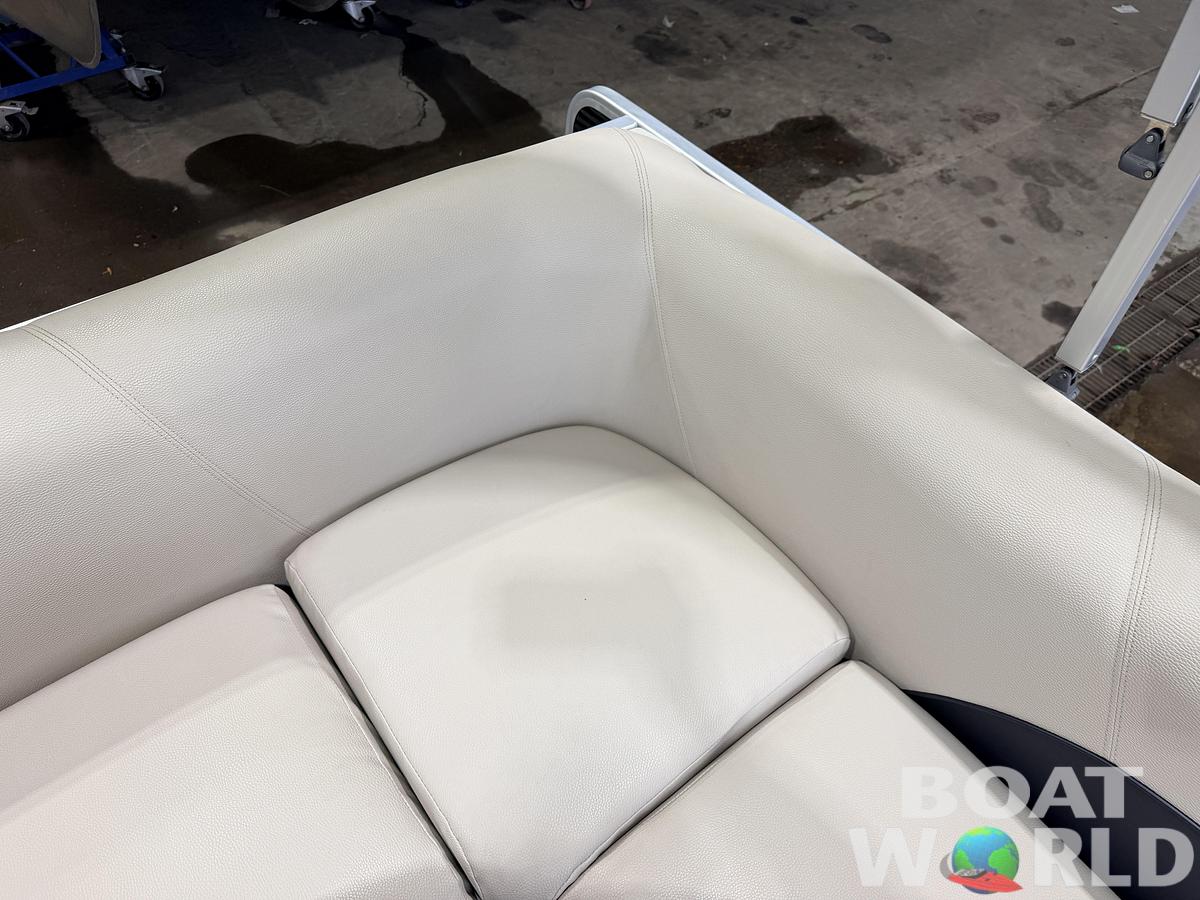 Used 2016 Weeres 220 Cadet Cruise & 90HP Evinrude ETec -17,995