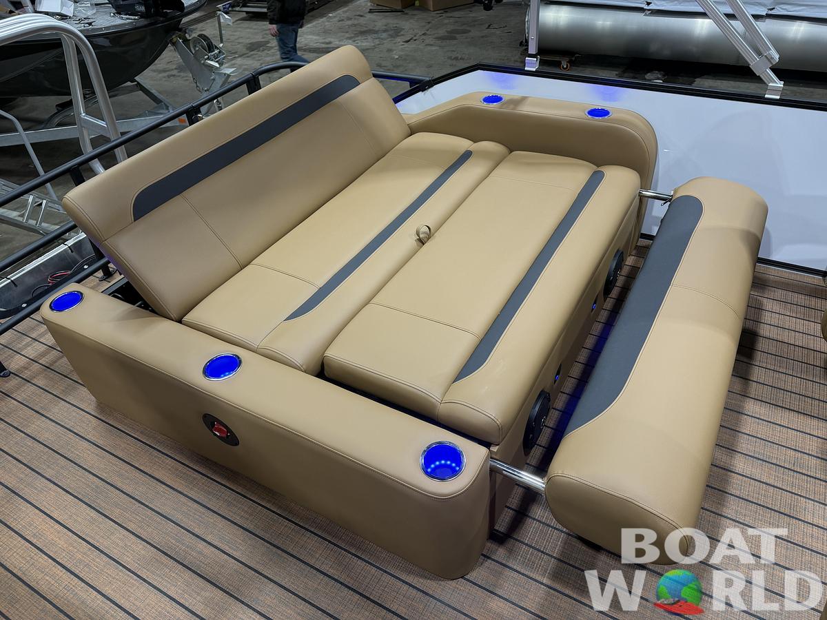 2026 Bentley Pontoons Legacy 220 Swingback