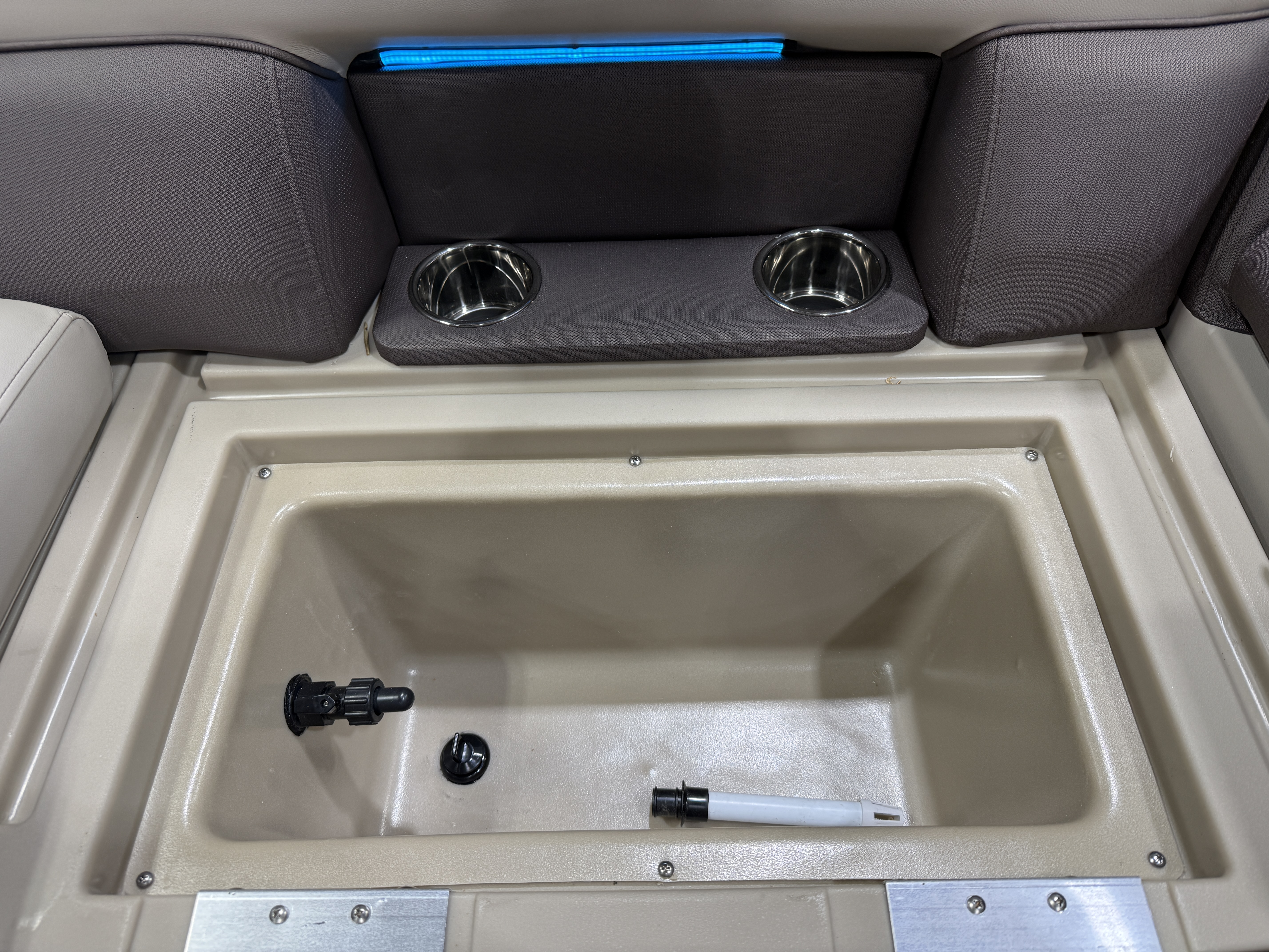 2027 Bentley Legacy 220 Navigator Quad Lounge Pontoon $42995