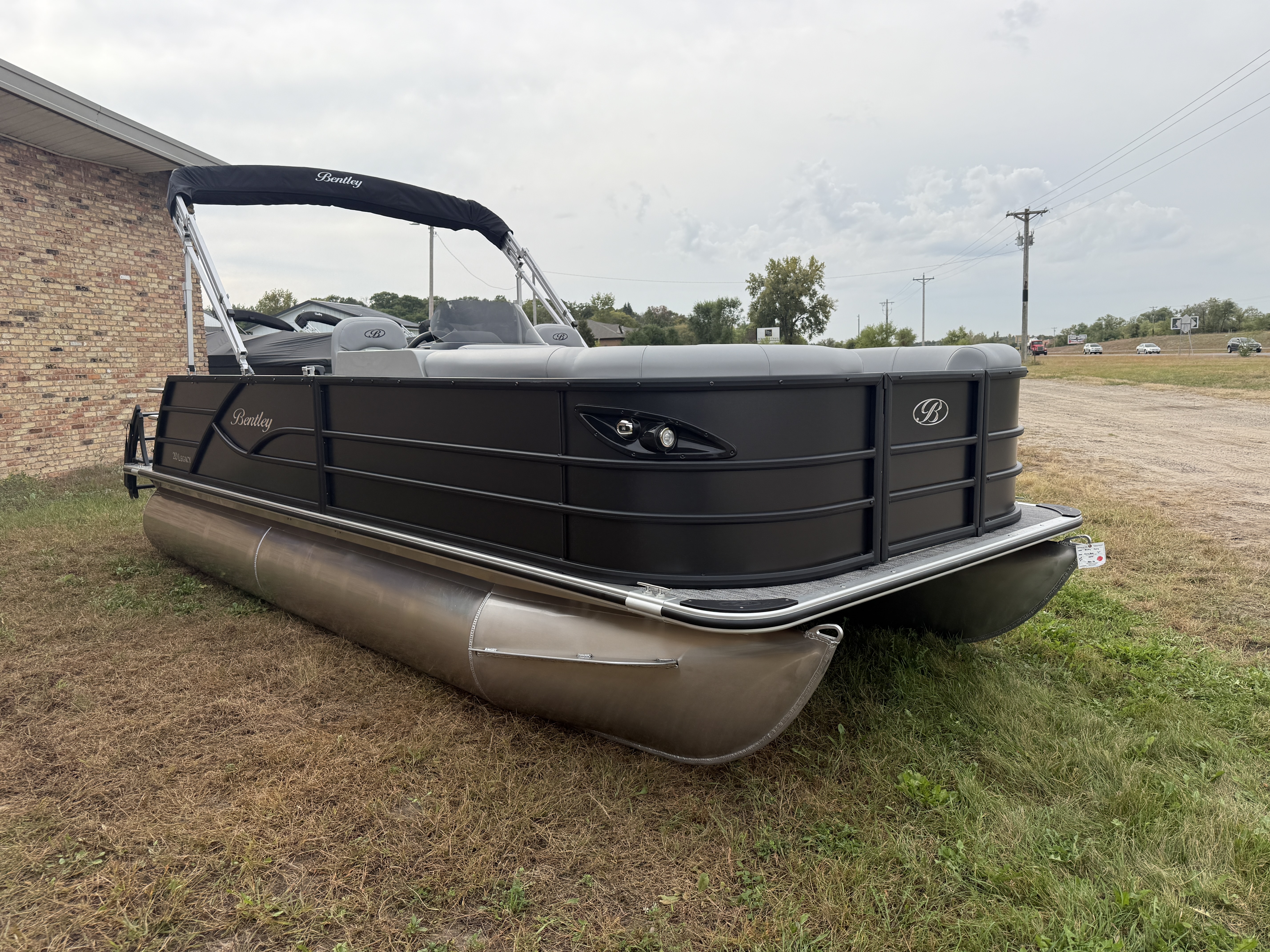 2025 Bentley Pontoons Legacy 200 Swingback