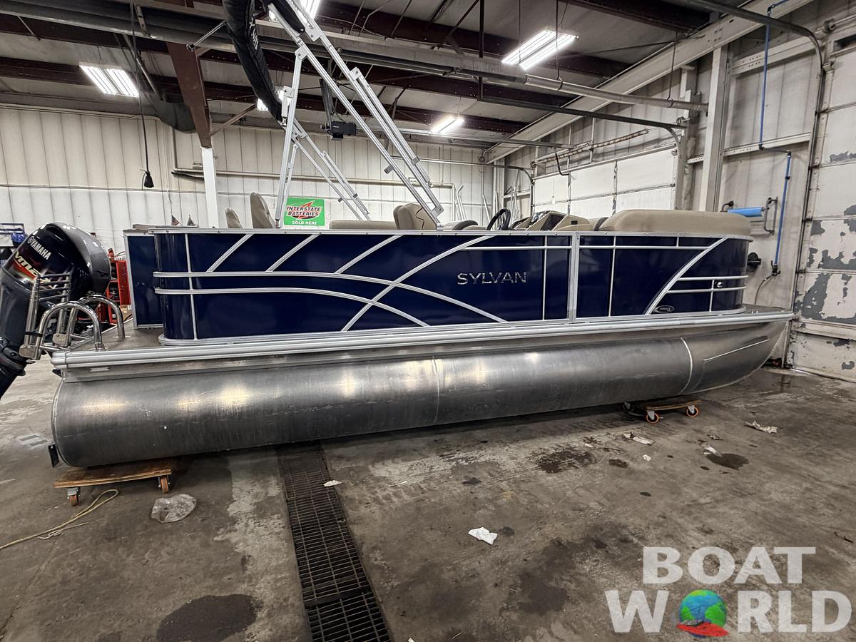 Used 2022 Sylvan  Mirage 820 Fish & Cruise
