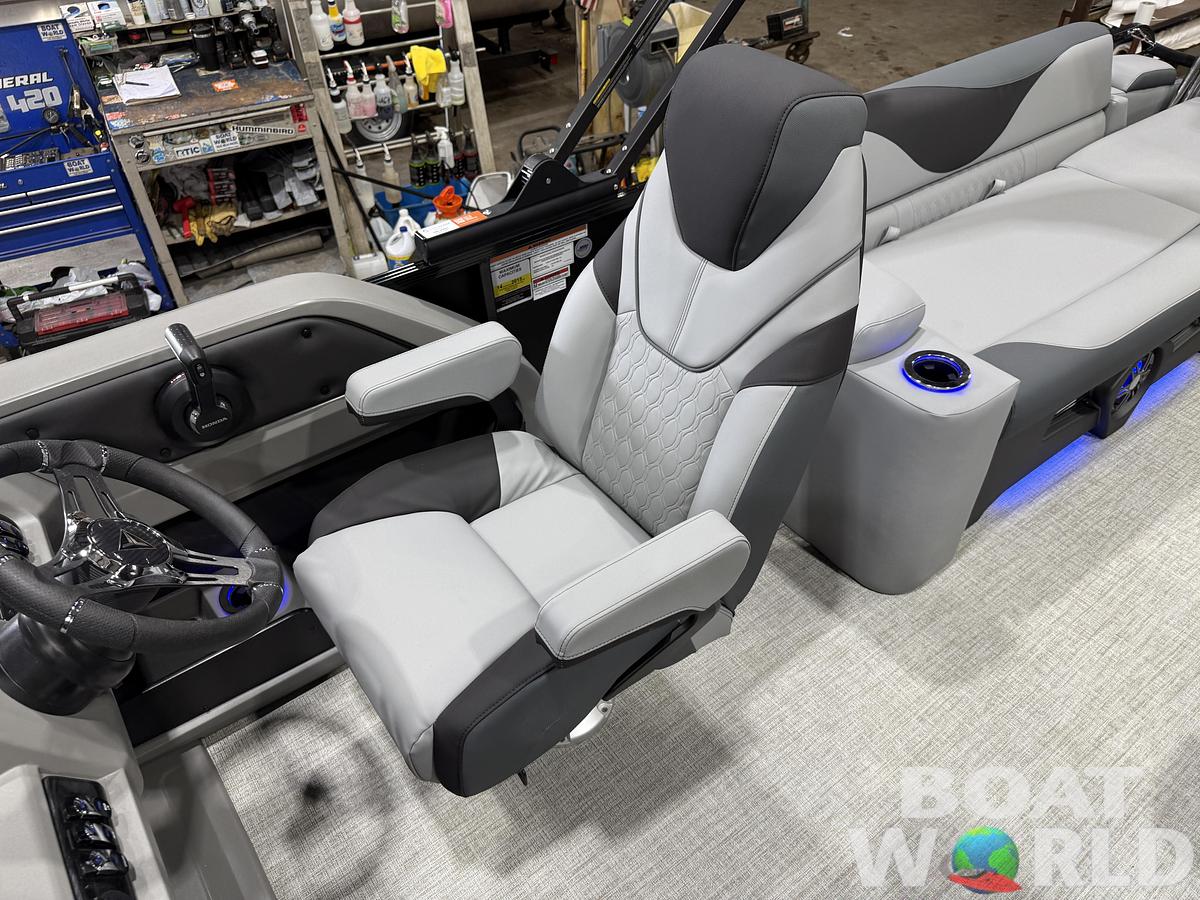 2027 Tahoe LTZ 300HP QLS 2585 Tritoon $71,995