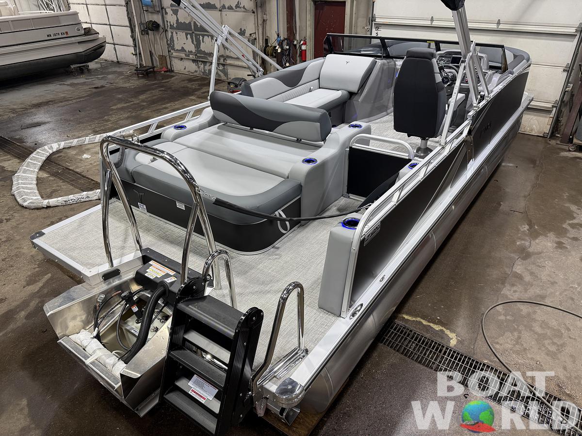 2026 Tahoe Pontoons LTZ 2385 Swingback (VRB) Windshield Tritoon