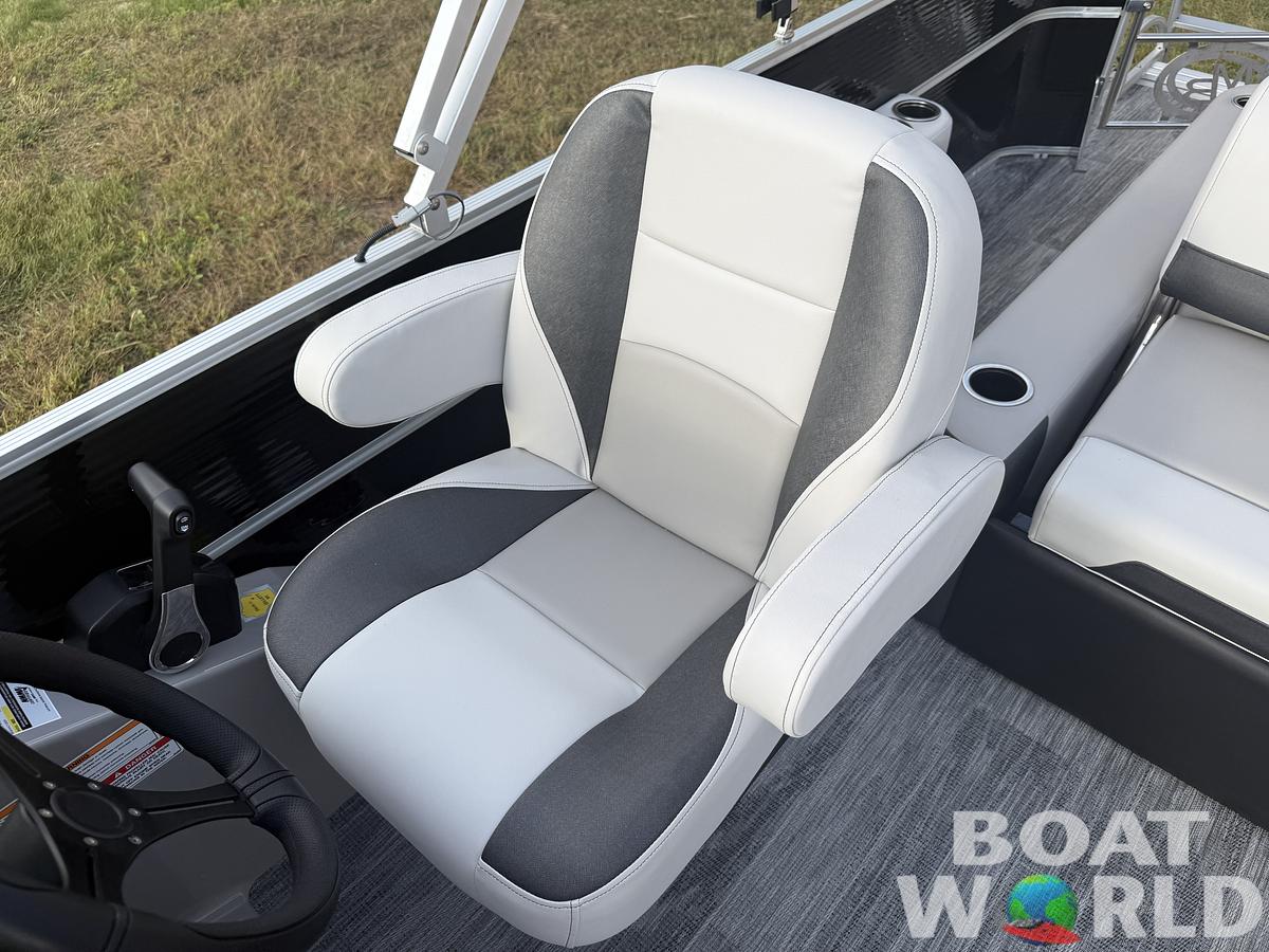 2026 Montego Bay 8522 Swingback Deluxe Pontoon