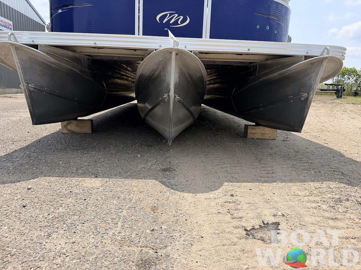 Used 2013 Manitou 220 Xplode VP Tritoon & 150HP Yamaha 4Stroke -$29,995