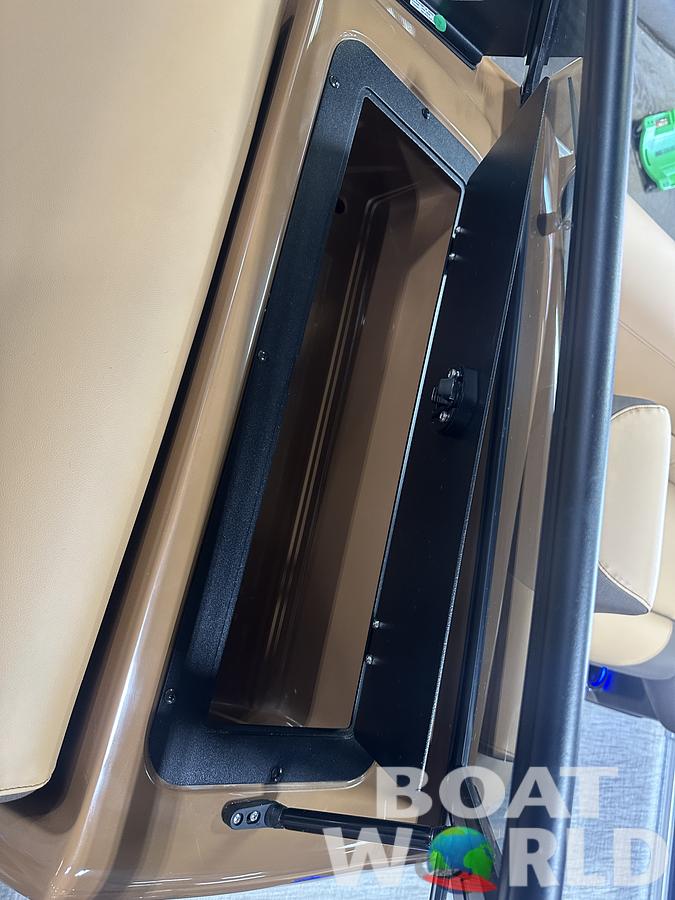 2025 Tahoe Pontoons LTZ 2385 Swingback (VRB) Windshield Tritoon & Honda 4-Stroke EFI