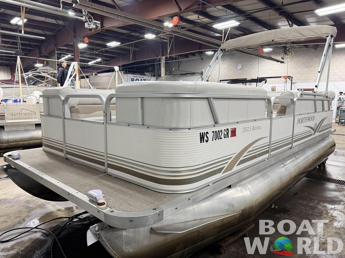 Used 2004 Northwood 2023 Reitta & 40HP Mercury 4Stroke -$