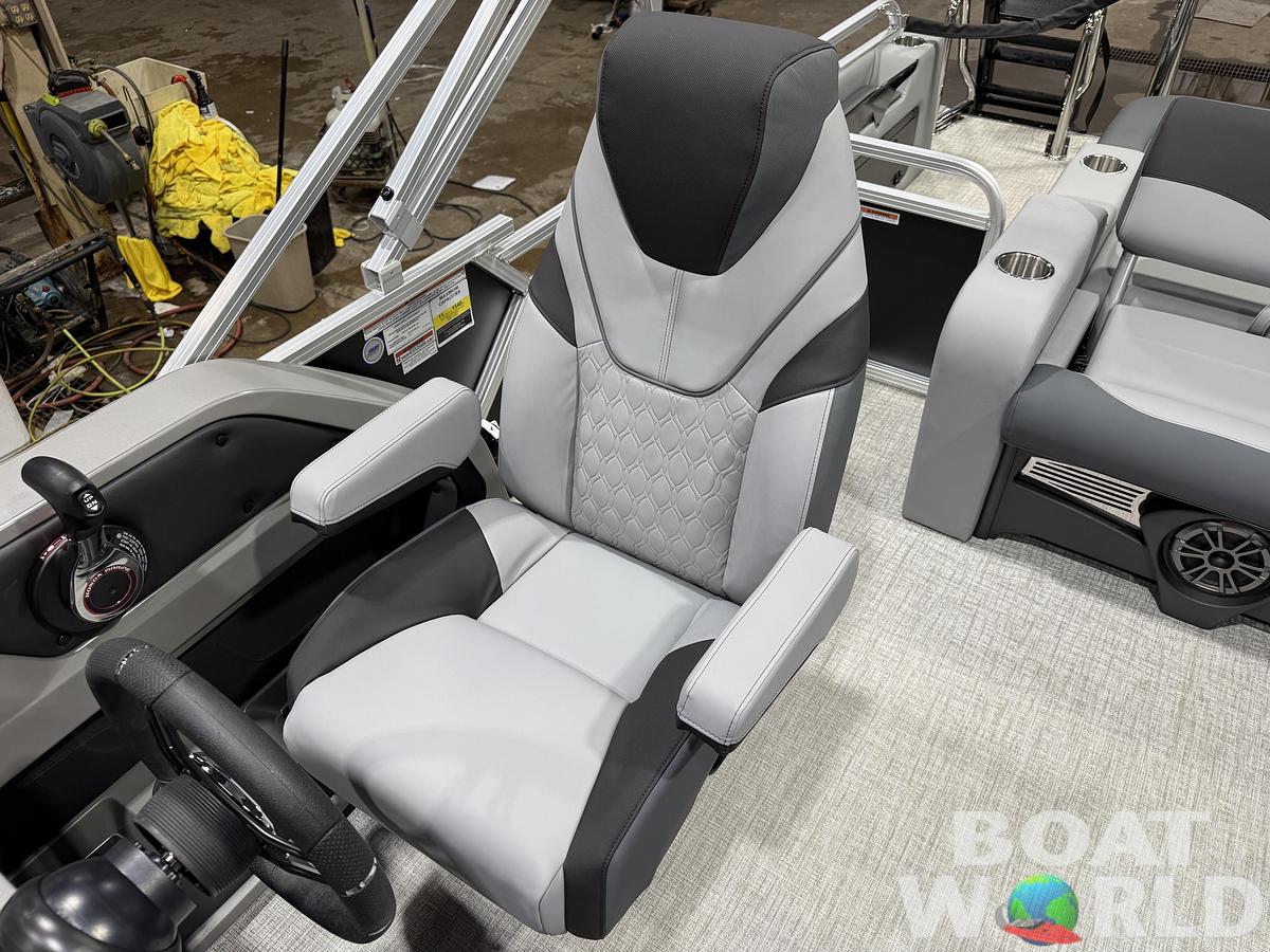 2027 Tahoe LTZ 2385 VRB SE Swingback Pontoon $42995
