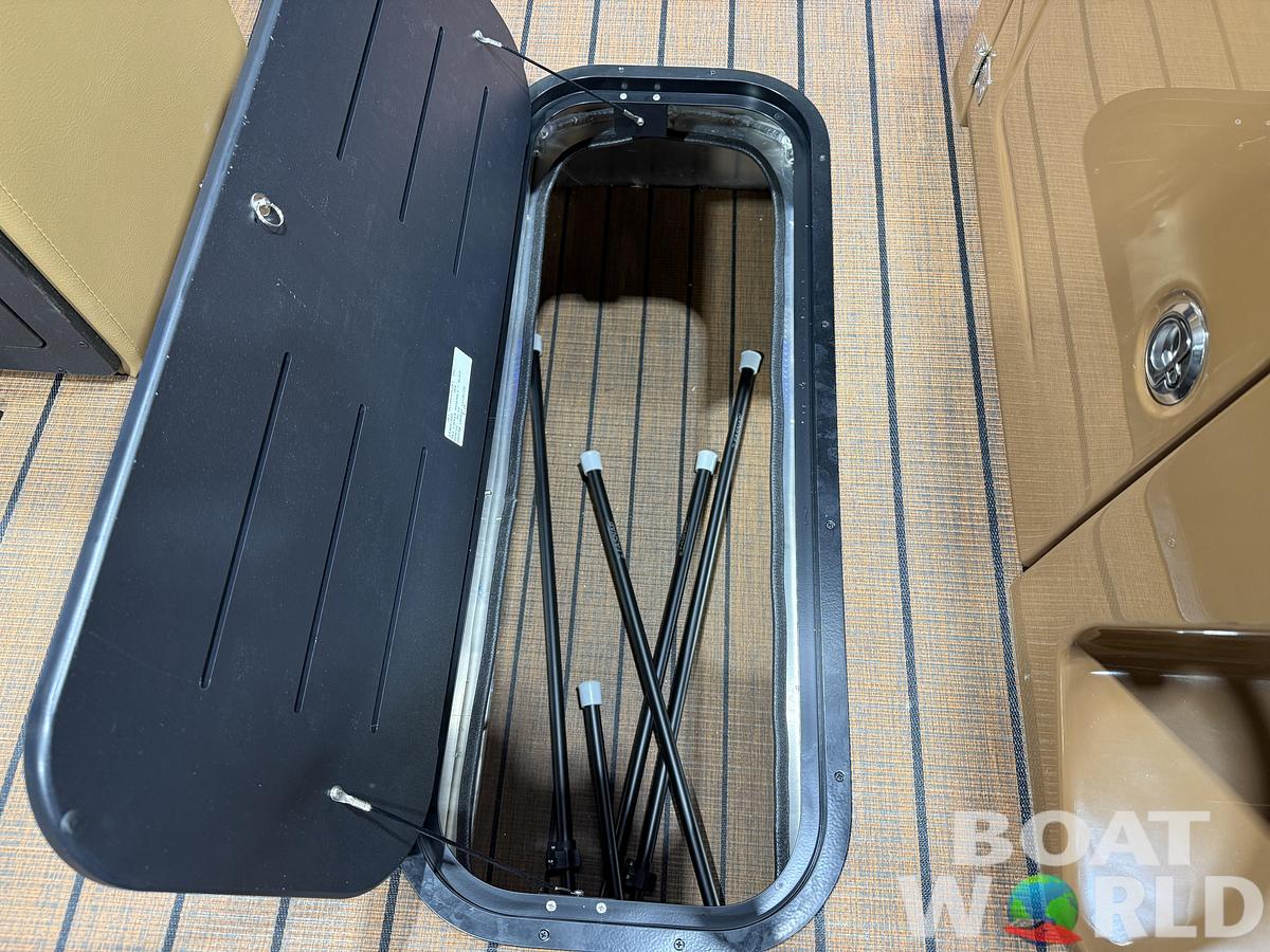 2026 Bentley Pontoons Legacy 223 QSB Swingback Tritoon 