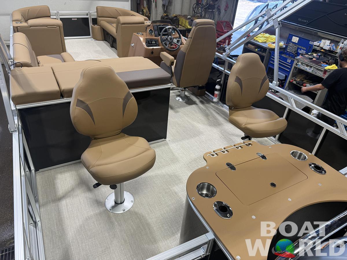 2027 Tahoe Sport Rear Fish 2385 & 4-Stroke $39995