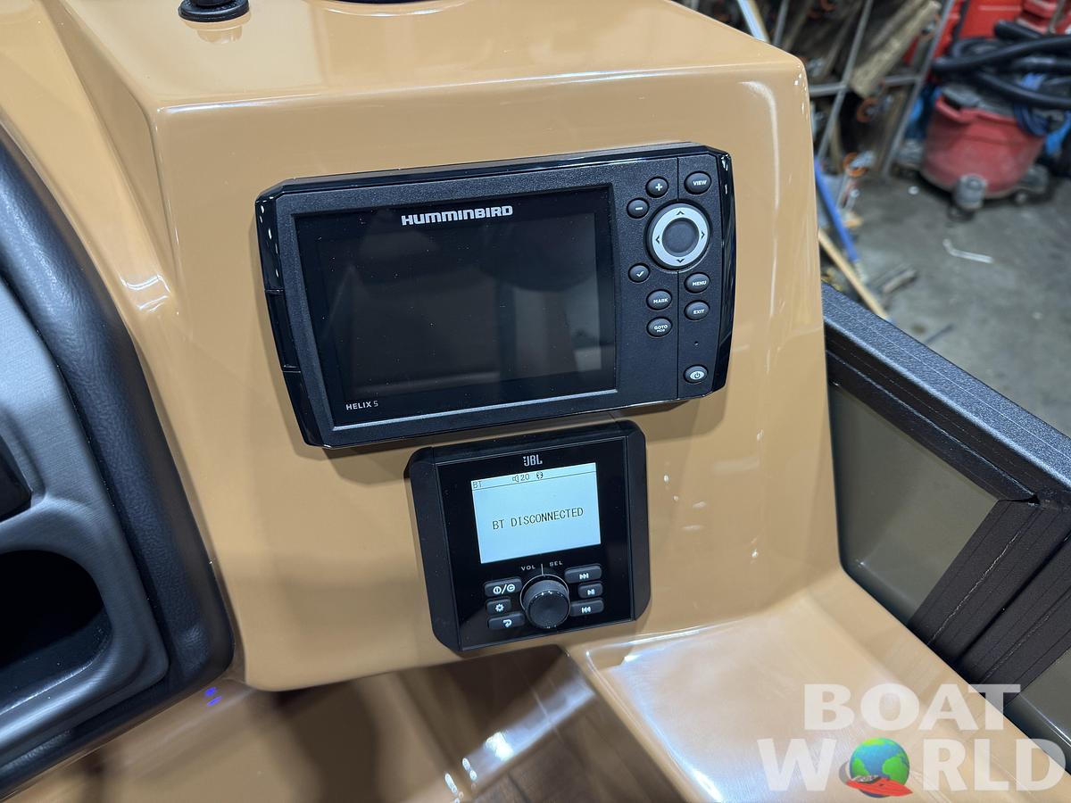 2026 Bentley Pontoons Legacy 223 QSB Swingback Tritoon 