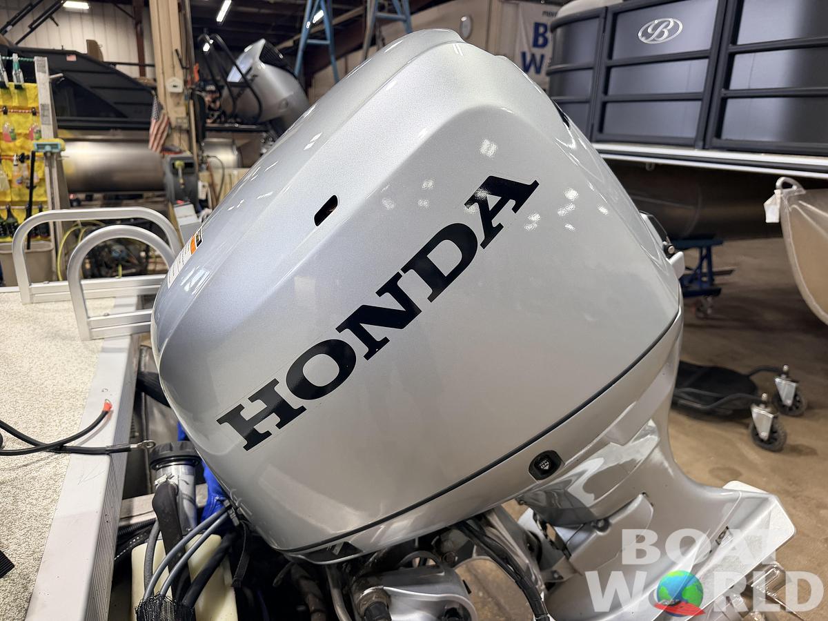 Used 2017 Montego Bay 8518 4-PT & 40HP Honda 4Stroke -$18,995