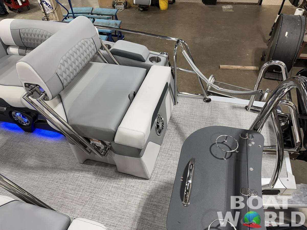 2025 Tahoe Pontoons Cascade 2385 Quad Lounge Shift SS Tritoon & Honda 4-Stroke EFI