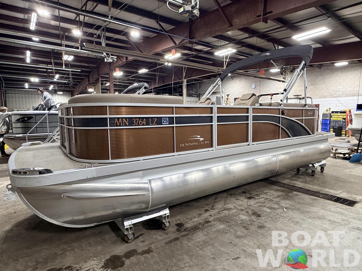 Used 2020 Bennington 22S Quad Lounge Pontoon