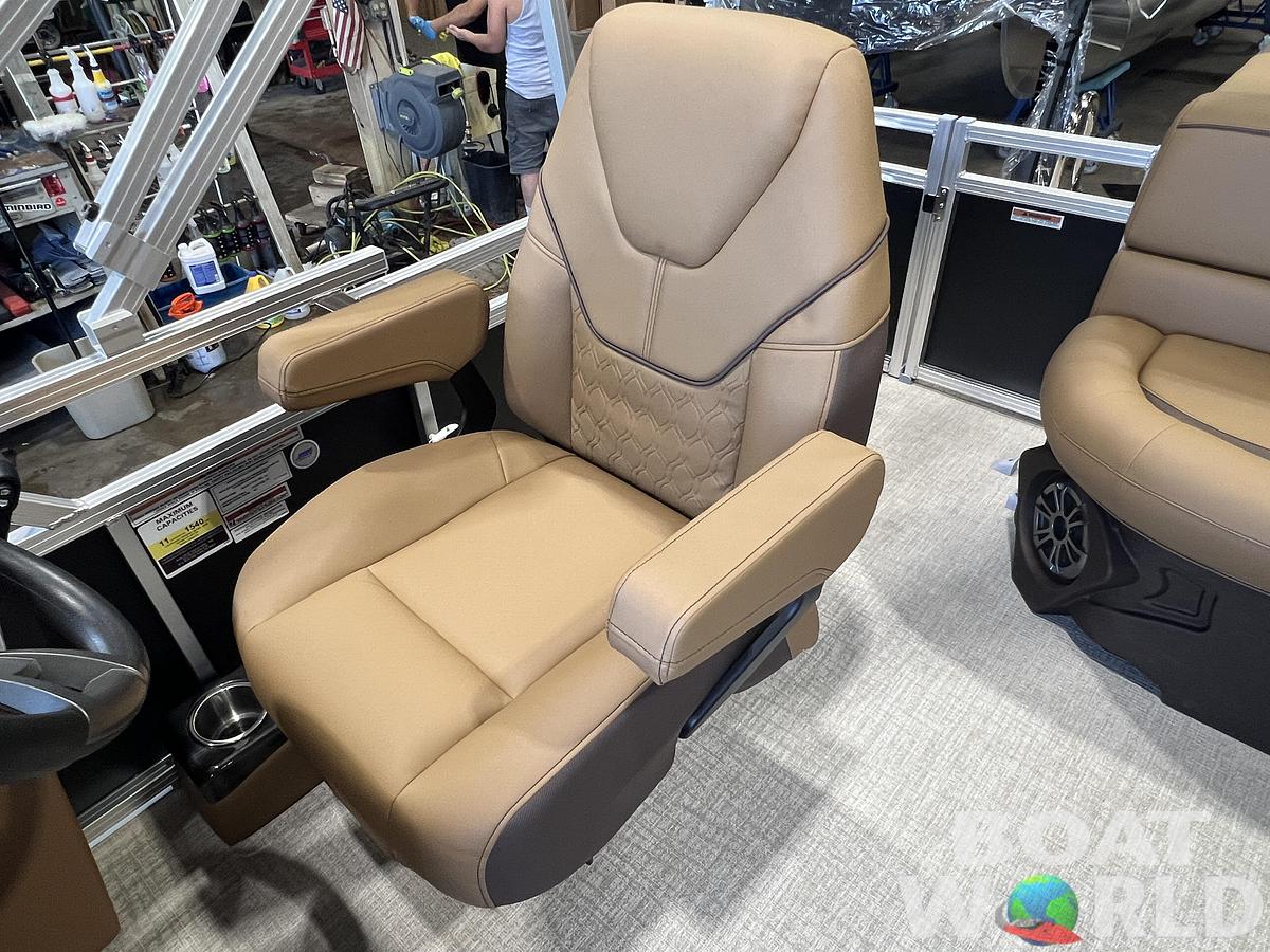 2027 Tahoe Sport 2180 Cruise & 4-Stroke $31995
