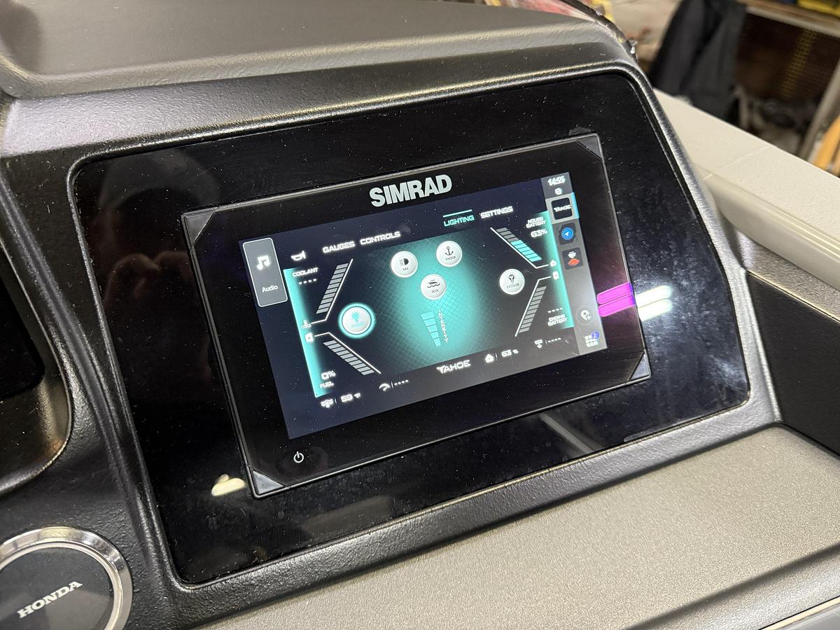 2025 Tahoe Pontoons Cascade 2385 Quad Lounge Tritoon & 225HP 4-Stroke