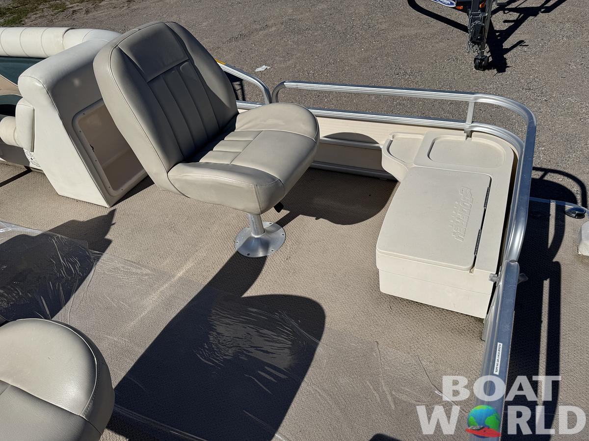 Used 2004 Sweetwater 2222 DF Pontoon