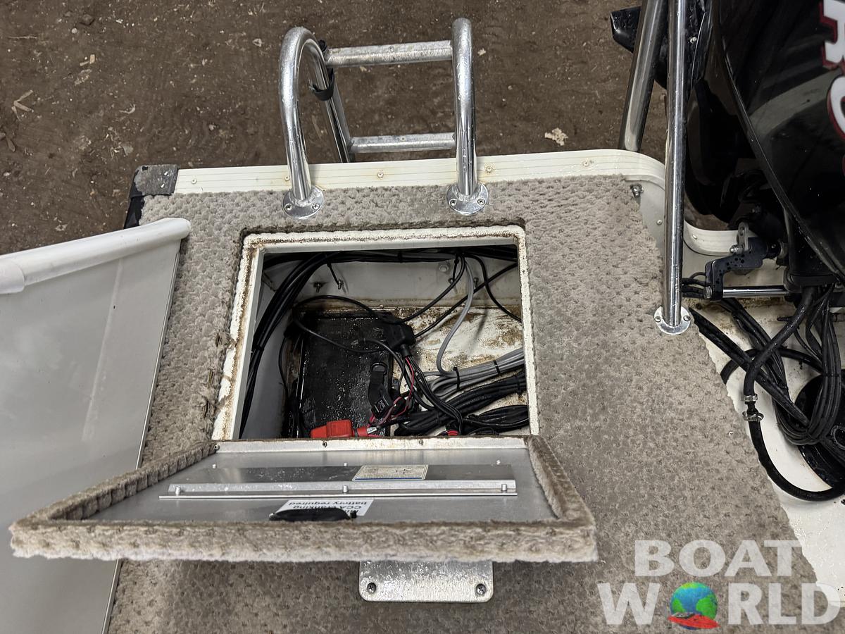 Used 2007 Lowe Suncruiser Tahiti 224 Deck Boat