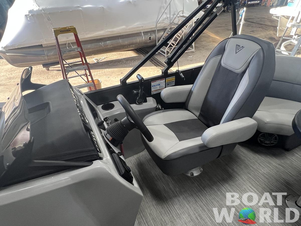 Used 2024 Viaggio Lago V16U & 60HP Suzuki 4Stroke -$24,995
