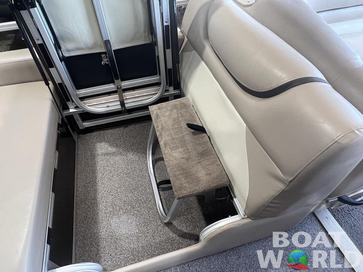 Used 2016 Sun Tracker Party Barge 22 DLX XP3 Tritoon & 150HP Mercury 4Stroke