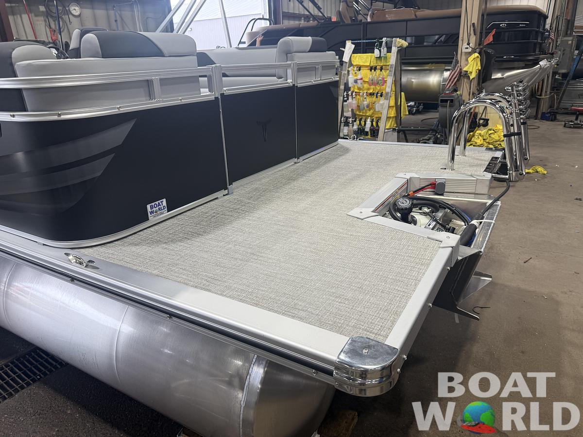 2027 Tahoe Sport 2380 Quad Lounge & 4-Stroke $32995