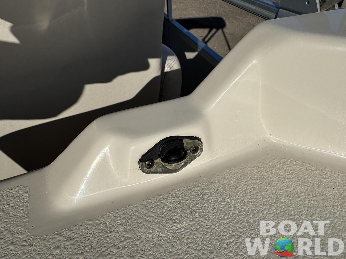 Used 2003 Premier 230 Grand Majestic Tri-toon Pontoon & 200HP Honda 4-Stroke EFI