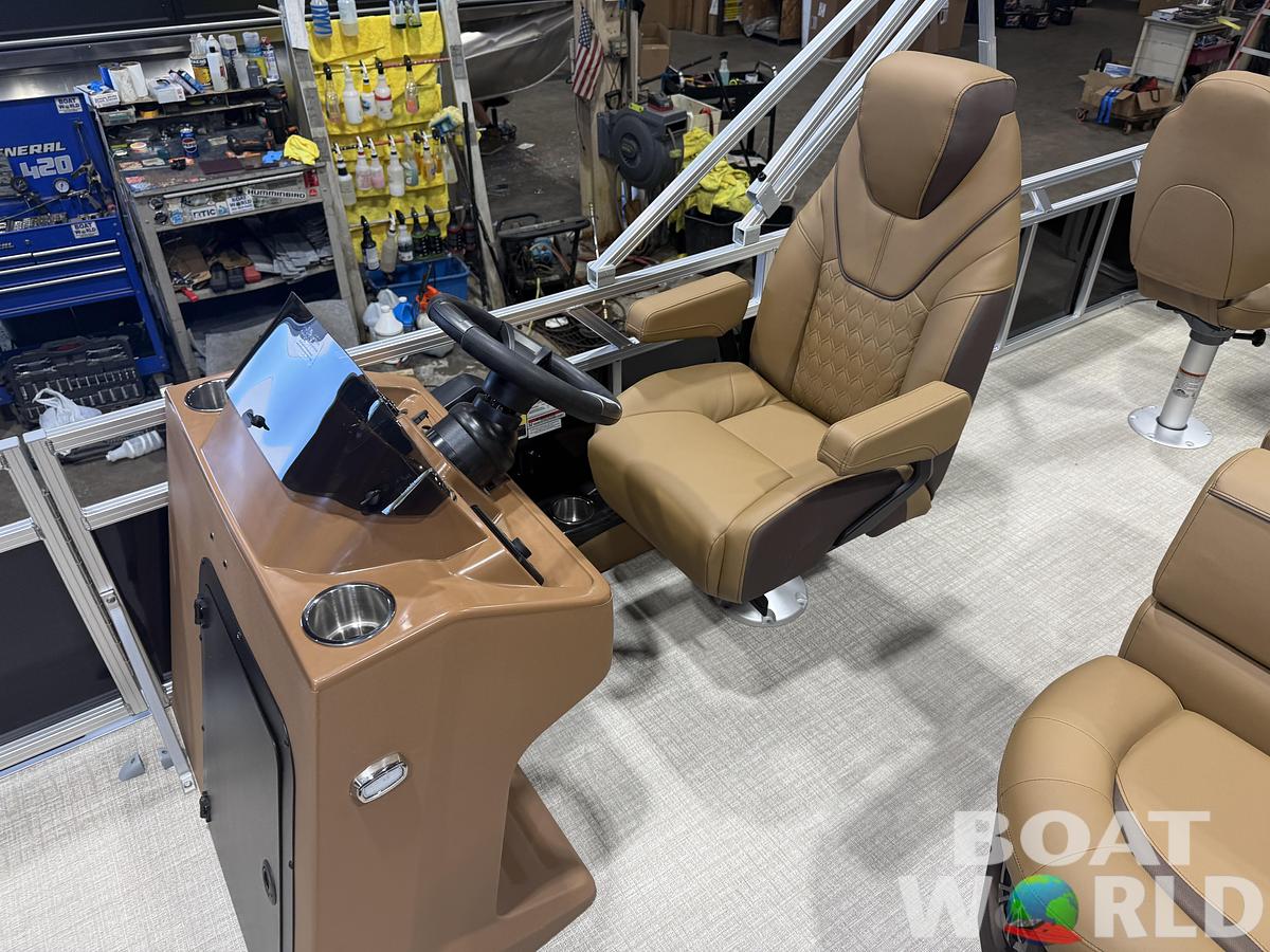 2027 Tahoe Sport Rear Fish 2385 & 4-Stroke $39995