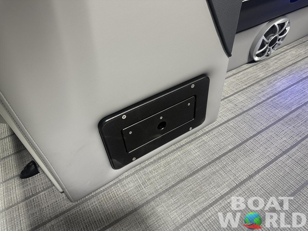 2025 Bentley Pontoons Elite 223 Admiral Quad Lounge Tritoon & Honda 4-Stroke EFI