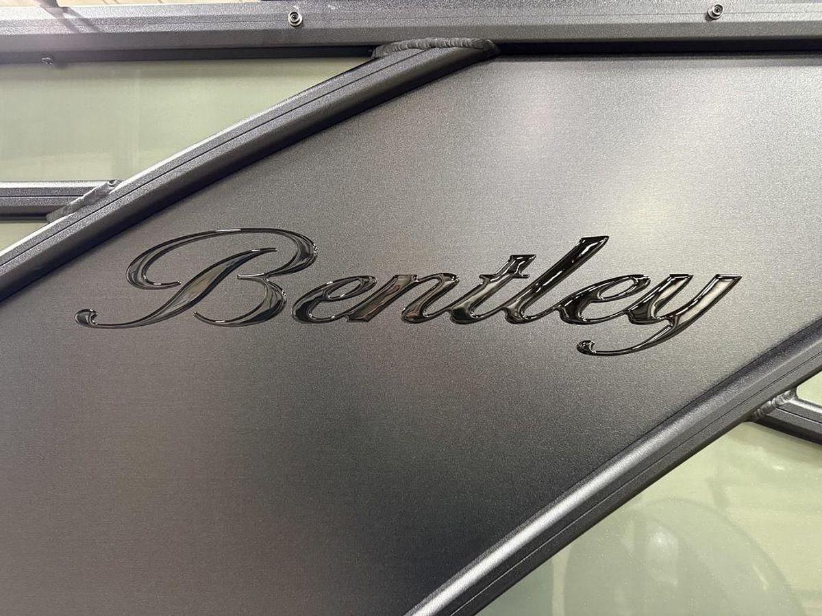 2025 Bentley Pontoons Elite 223 Swingback Tritoon & Honda 4-Stroke EFI