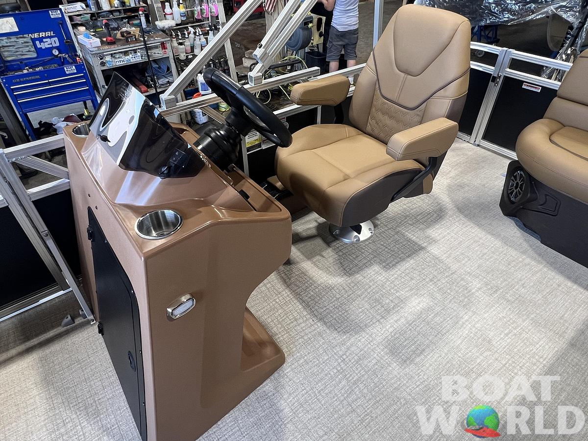 2027 Tahoe Sport 2180 Cruise & 4-Stroke $31995