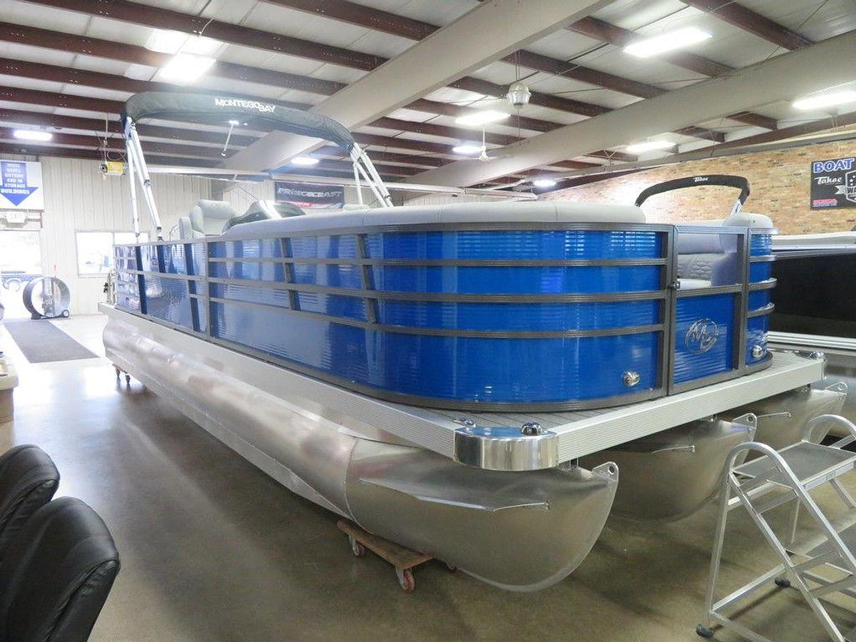 2023 Montego Bay ST8524 Swingback Tritoon Deluxe Pontoon & Honda 200HP 4-Stroke EFI